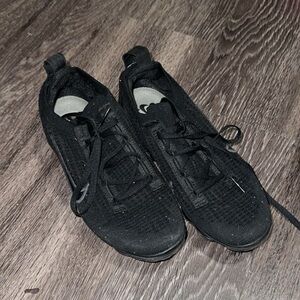 Black vapor max Nike
